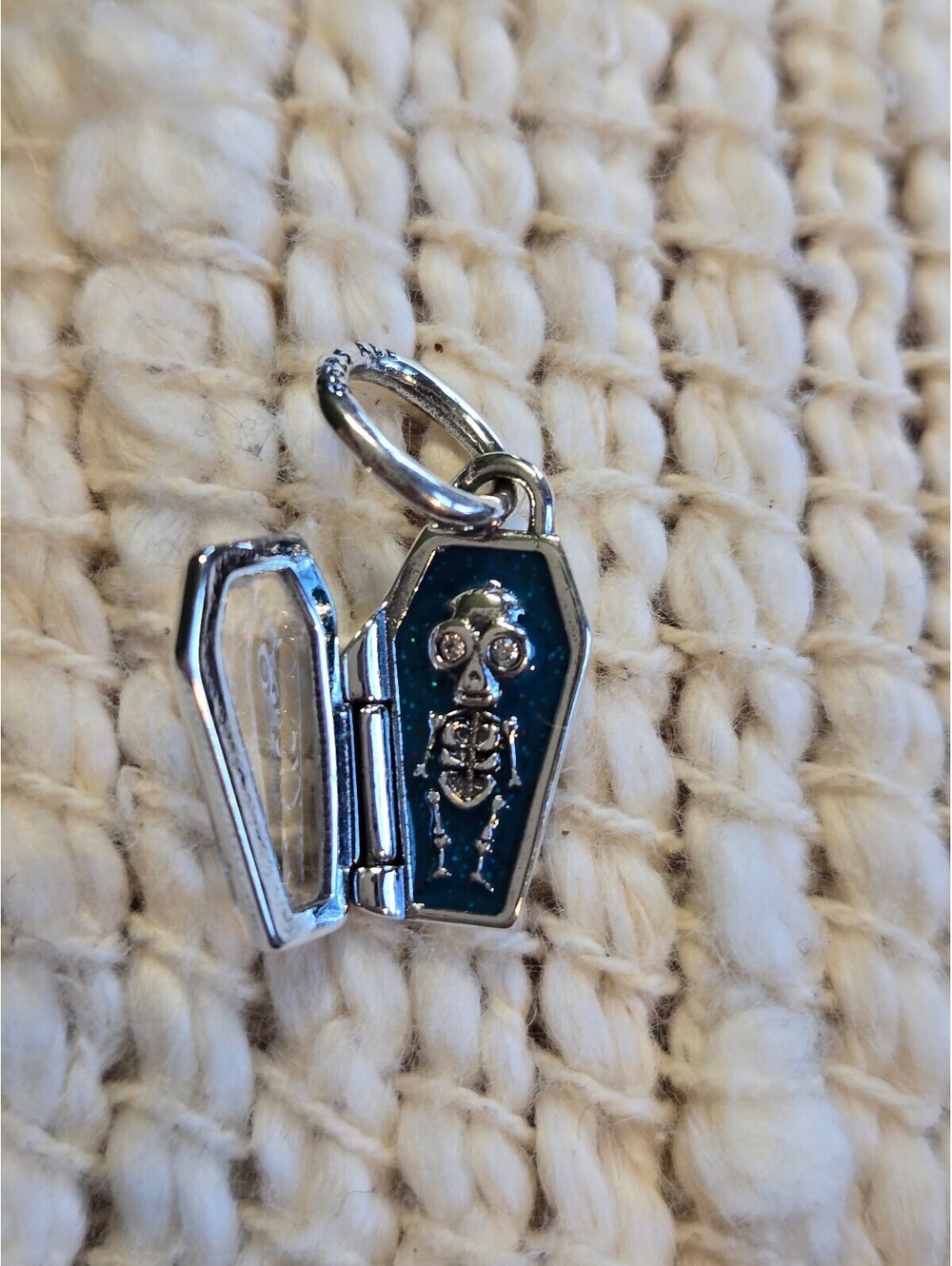 Openable Glow-in-the-dark Coffin Charm pandora Halloween charm